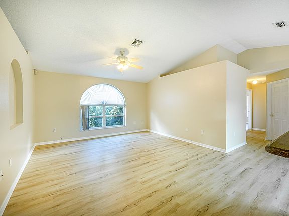 5th image of 709 Vichy Ln