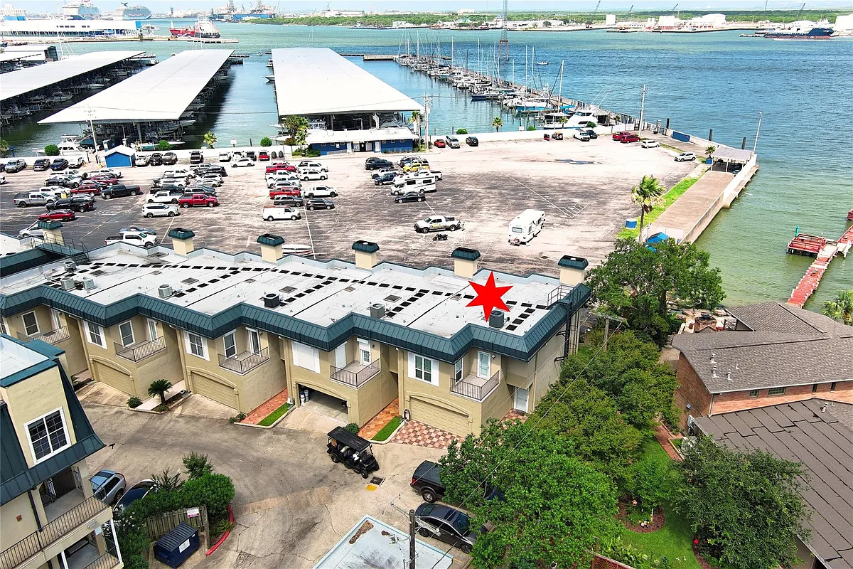 Building Photo - 921 Marine Dr #110