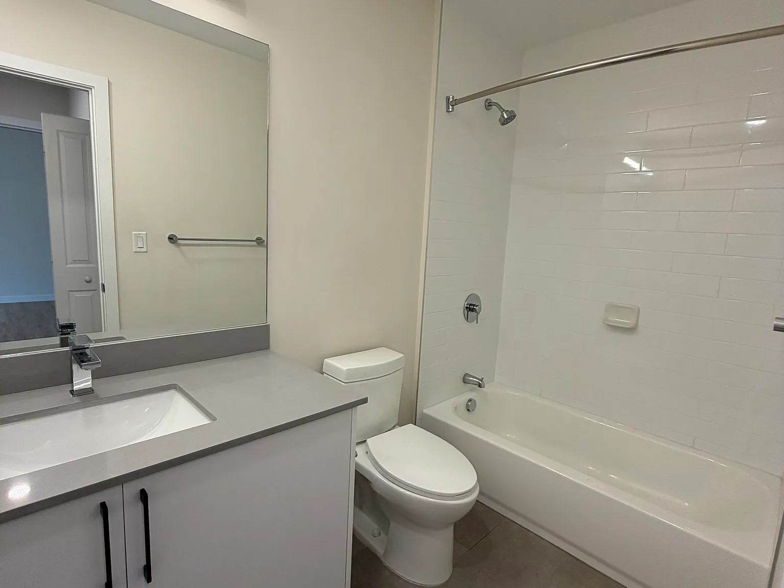 1 bed, 700 sqft, $1,935 — Photo 4
