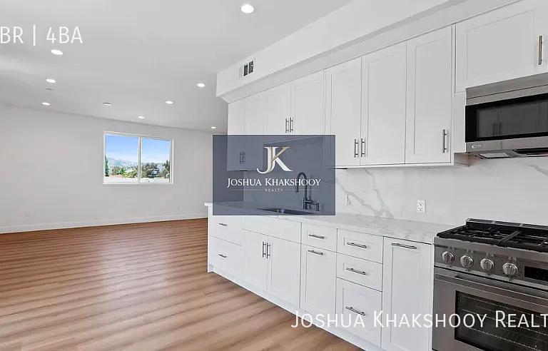 834 S Shenandoah St #301 — Photo 3