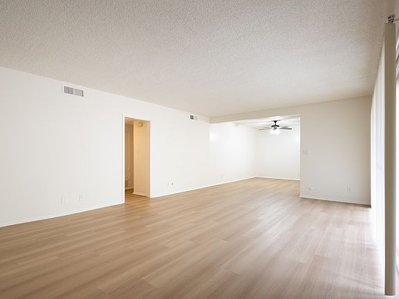 5th image of 4717 Don Lorenzo Dr APT 8