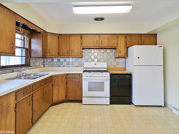 4th image of 546 S Hillcrest Ave