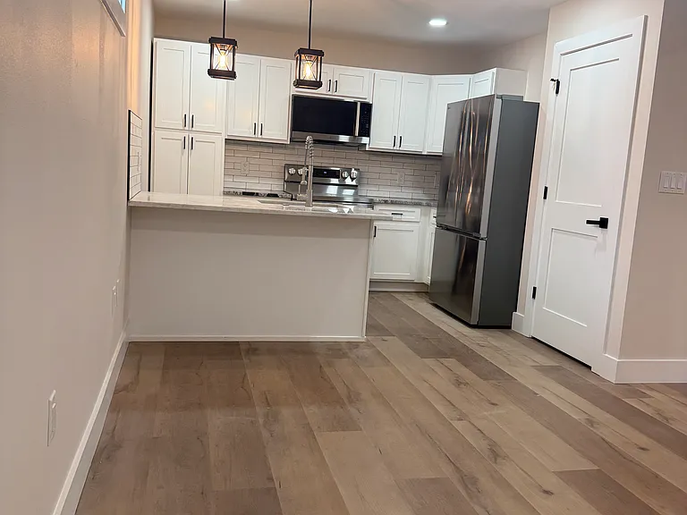 925 24th Ave N #1/2 — Photo 5