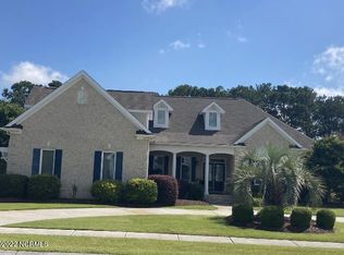 402 W Island View Dr, Hampstead, NC 28443
