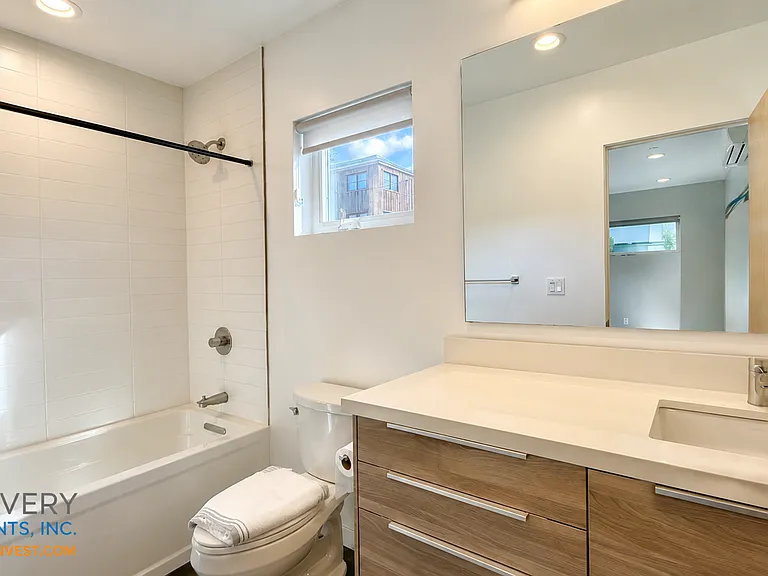 3235 Louise St #C — Photo 14