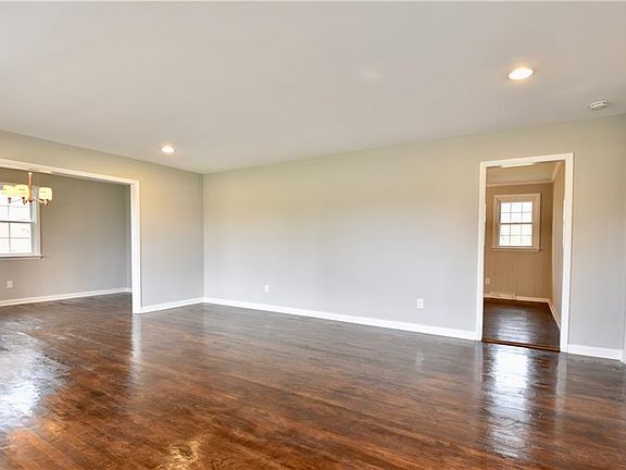 4th image of 3412 Foster Ave
