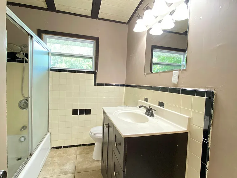 1008 Meadows Ave #C — Photo 13