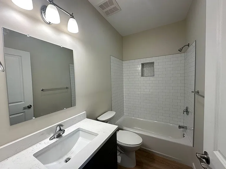 88 Louis St — Photo 7