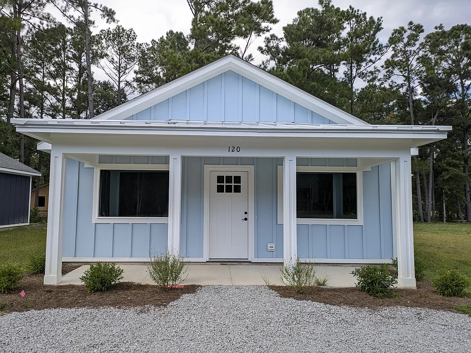 120 Long Pond Loop