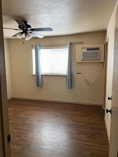 2515 Louise St #8 Photo 1