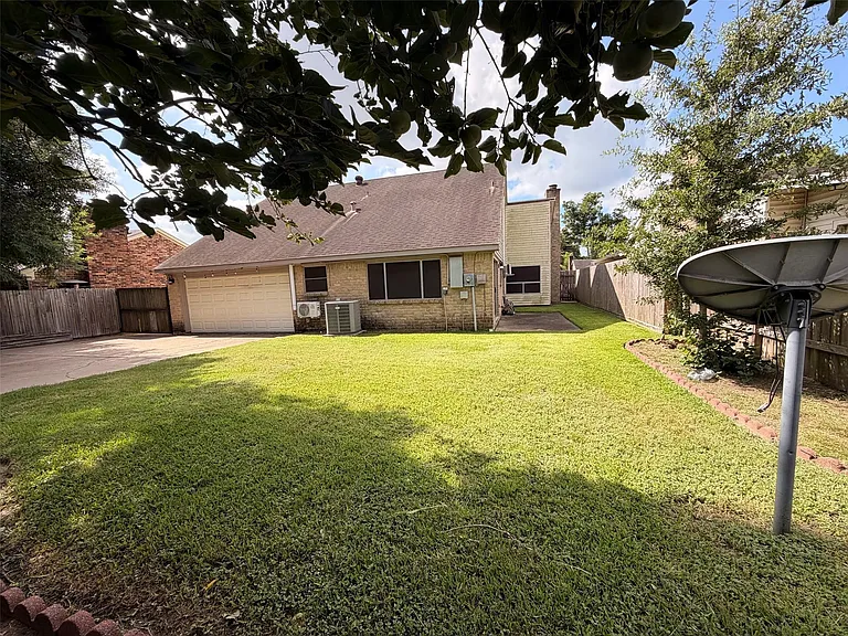 22118 Fincastle Dr — Photo 39