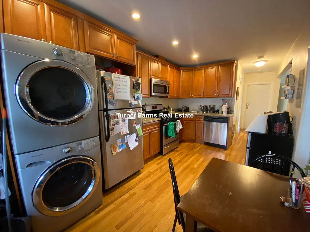 Building Photo - 11 Leverett St #3A