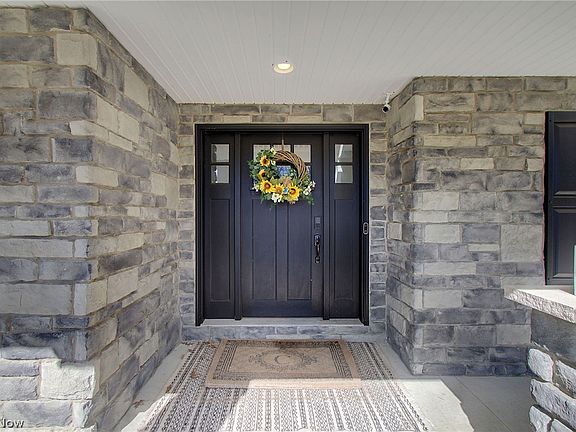 5th image of 1961 Arndale Rd