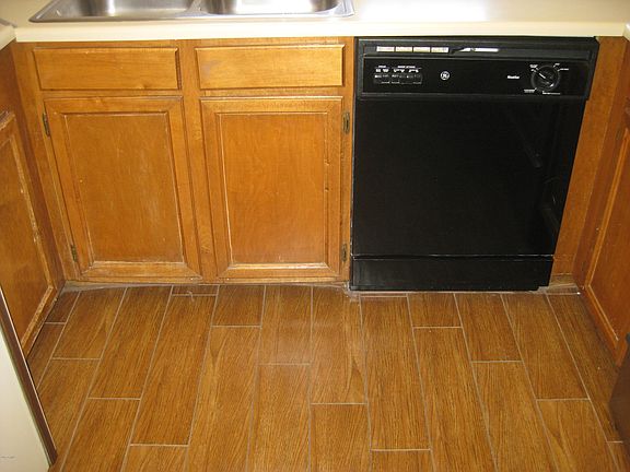 4th image of 1905 E University Dr