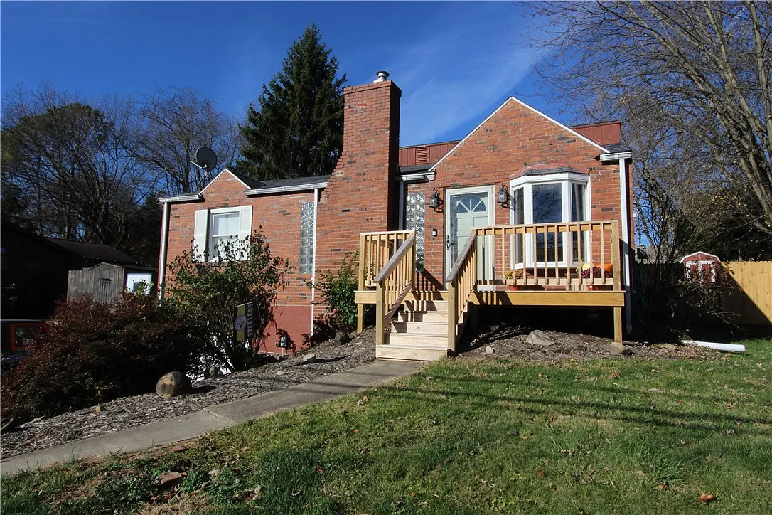 5962 Wallace Ave photo 1