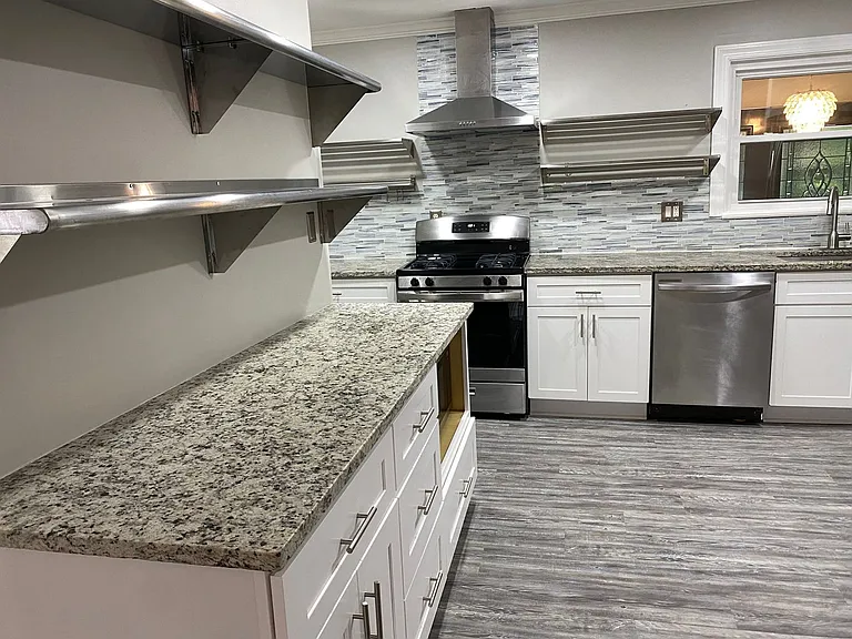 2565 Woodacres Rd NE — Photo 17