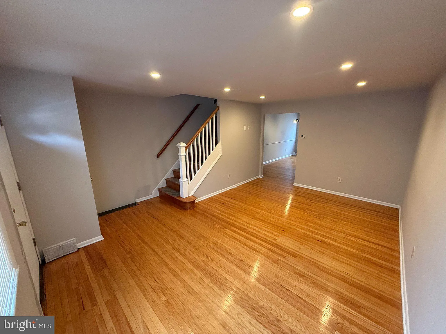 3 bed, 1.5 bath, 1216 sqft, $2,250 — Photo 4