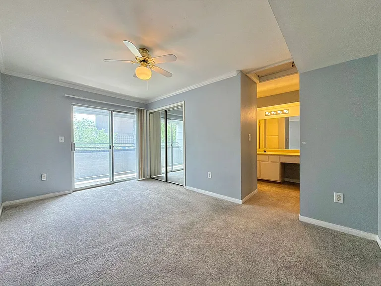 501 W 26th St #321 — Photo 5