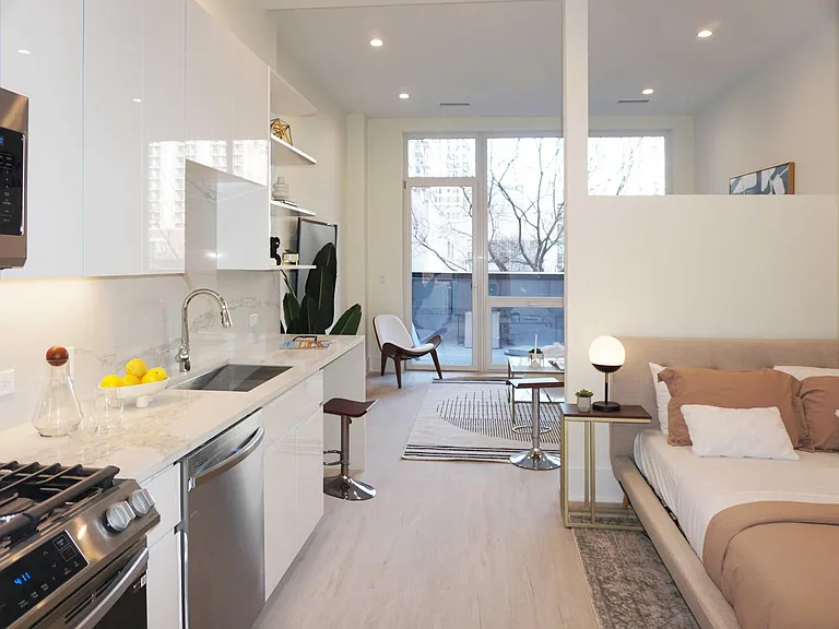 Luxe Suites Chicago Luxury Apartments — Photo 43