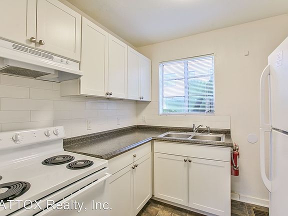 5th image of 638 E Park Ave APT 9