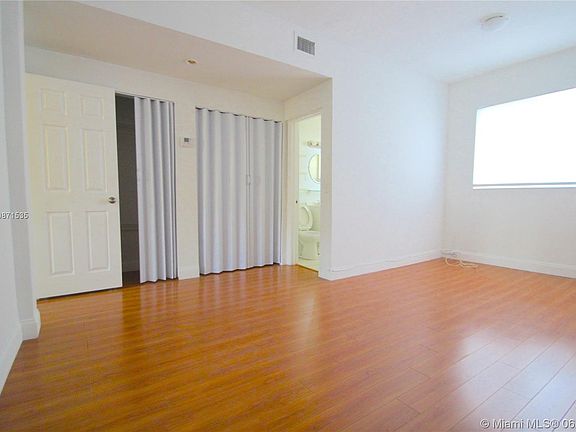 5th image of 10080 W Bay Harbor Dr APT 2