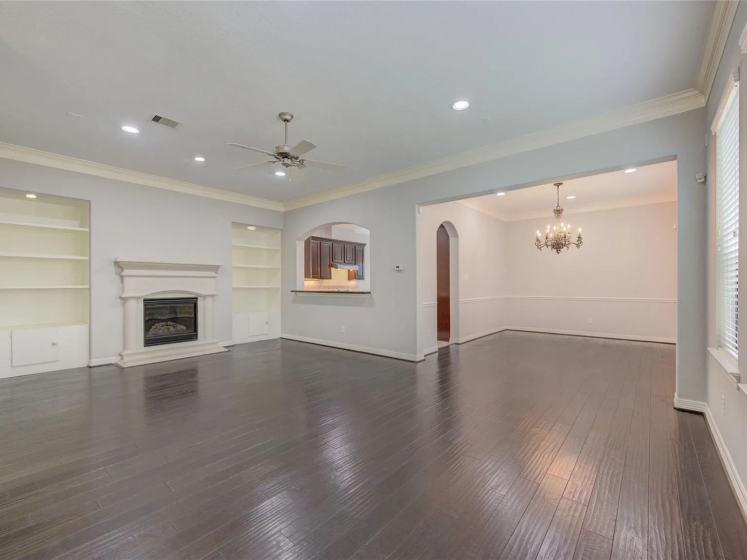 3 bed, 3.5 bath, 3062 sqft, $2,850 — Photo 3