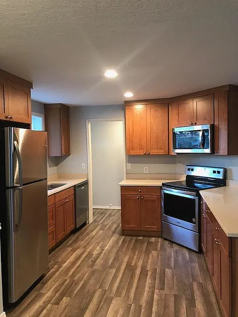 4 bed, 1360 sqft, $3,000 — Photo 2
