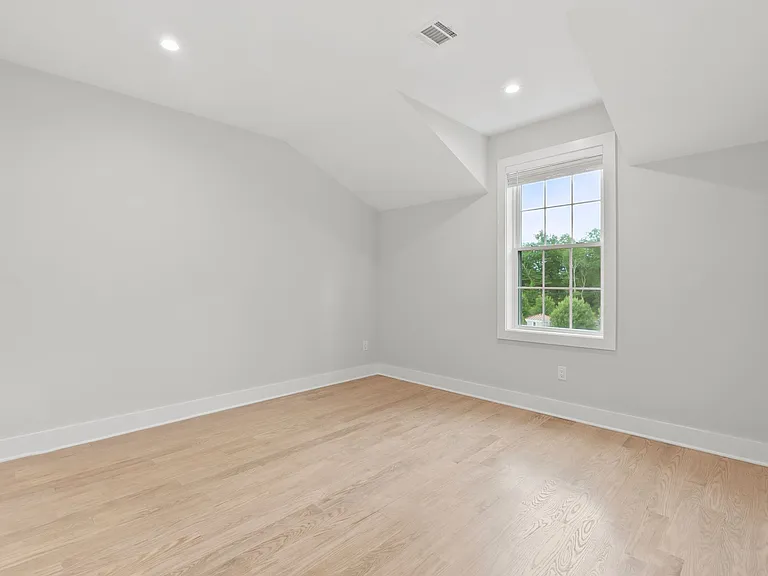 105 Brandon Ct — Photo 45