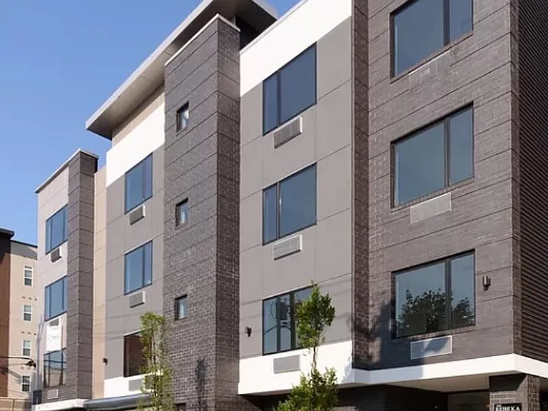 The Rebeka Residence: A Symphony of Luxury in Modern Living — Photo 14