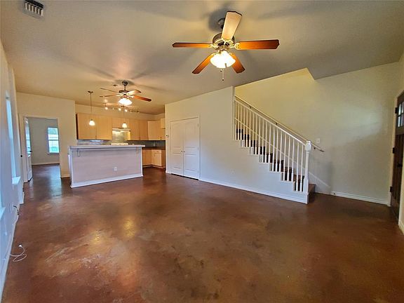 5th image of 430 Stinnett Dr