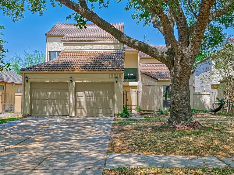 12218 Brighton Ln — Photo 18