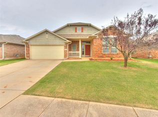 320 White Oaks Dr, Norman, OK 73071