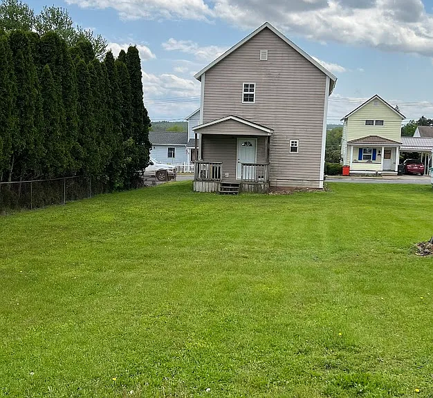 Back yard and 2nd entrance