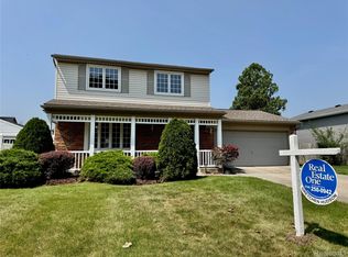 30218 Torry Ave, Flat Rock, MI 48134