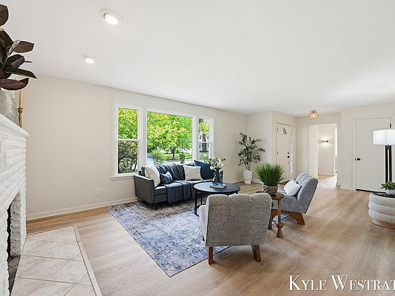5th image of 1575 Ridge Ave