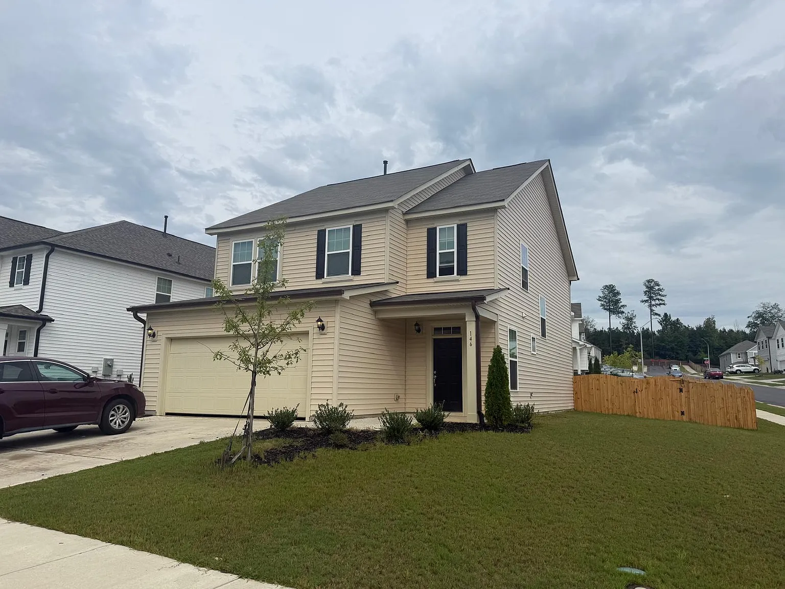 4 bed, 2.5 bath, 1985 sqft, $2,149 — Photo 2