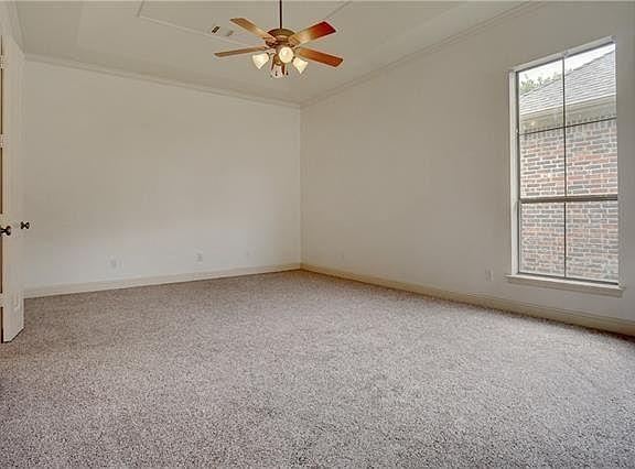 4th image of 222 Versailles Ln