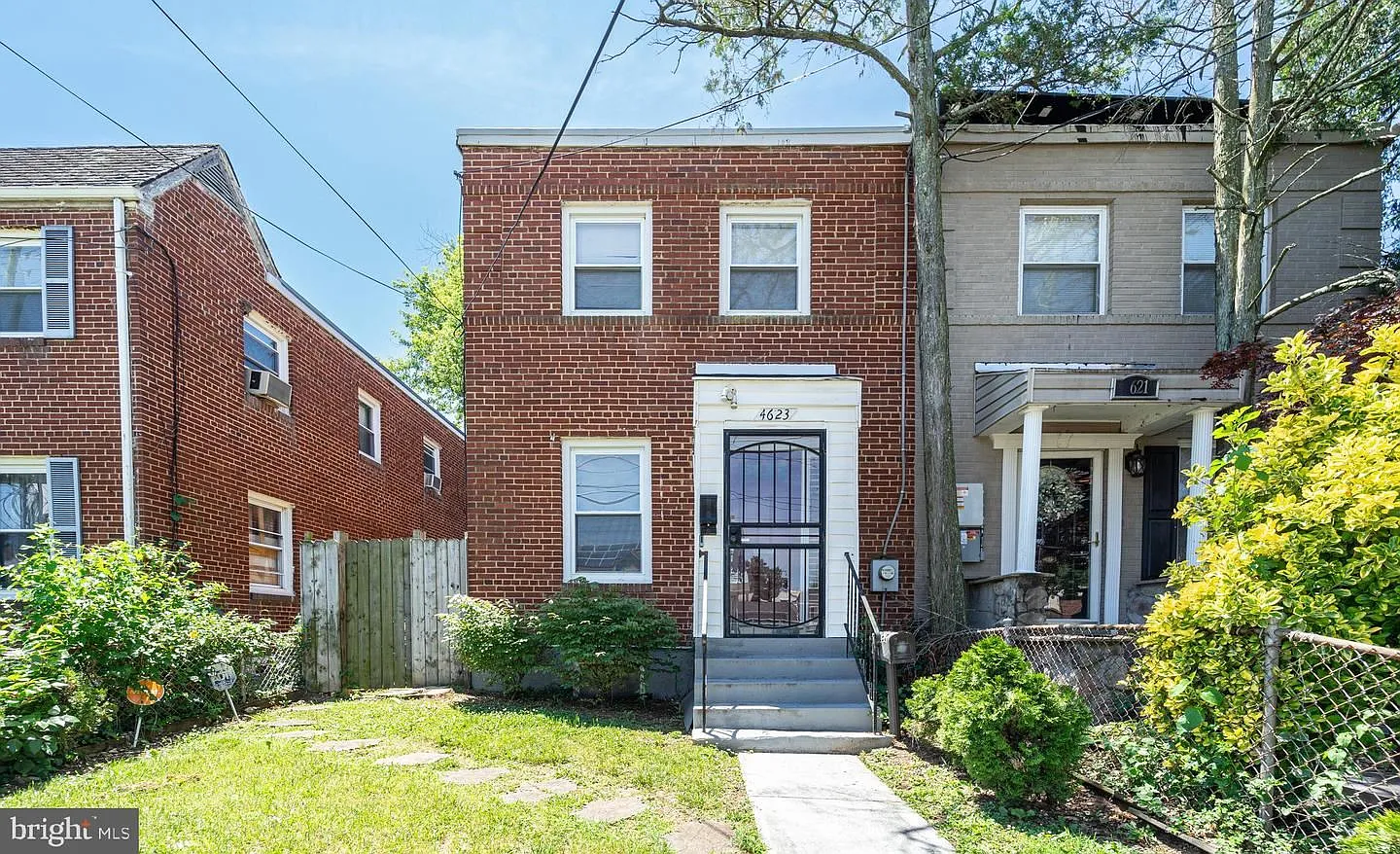 4623 H St SE photo 1
