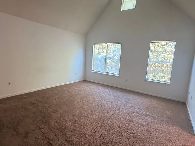 325 Town Pointe Way — Photo 11