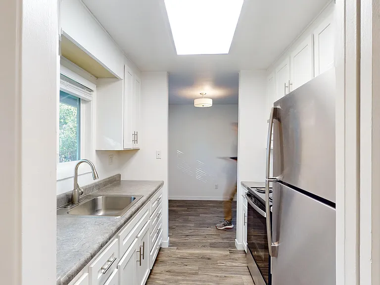 346 Robinson St #40 — Photo 2