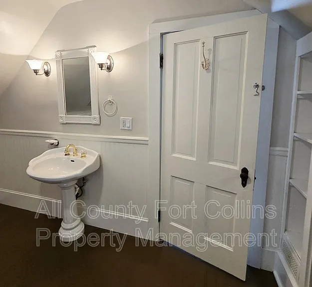 4237 Main St — Photo 15