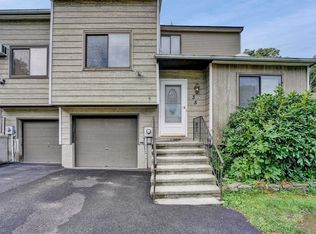 35 Spruce Ct, Fishkill, NY 12524