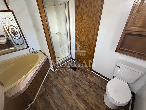 4th image of 4950 Chester Dr
