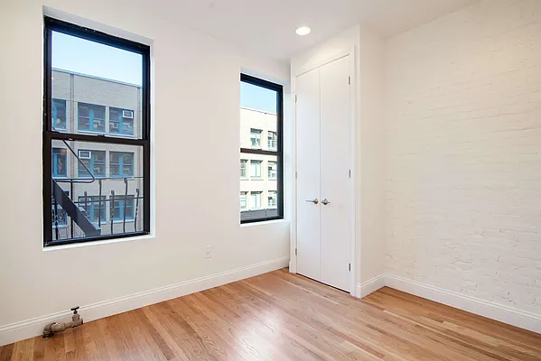 Rented by Compass | media 24