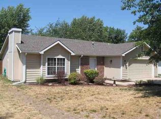 501 Arrowhead Dr, Lawrence, KS 66049