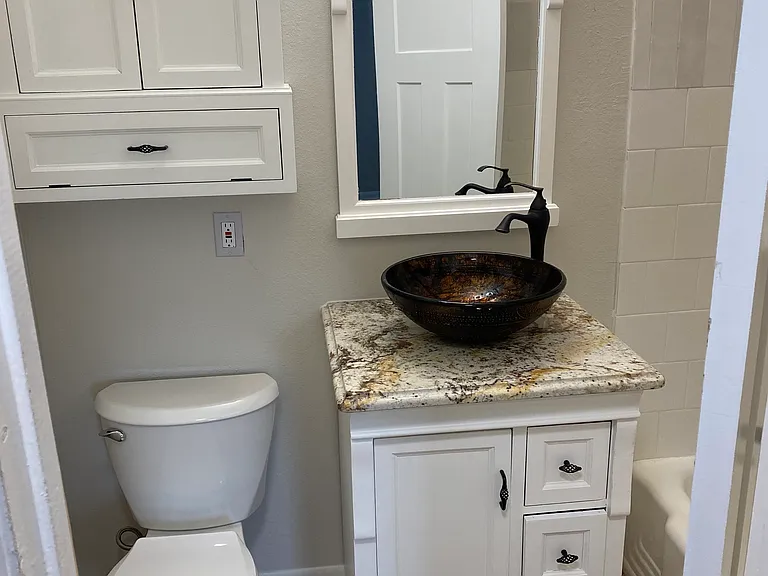 207 Marston Ave #B — Photo 16