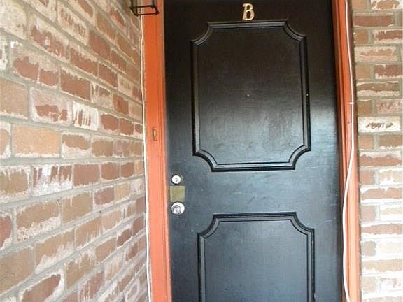 2nd image of 2028 Amy Sue Dr APT B