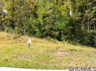 16 Ledgestone Dr #3, Fairview, NC 28730