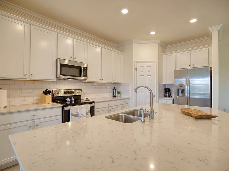 10046 Crooked Creek Dr #202 — Photo 14