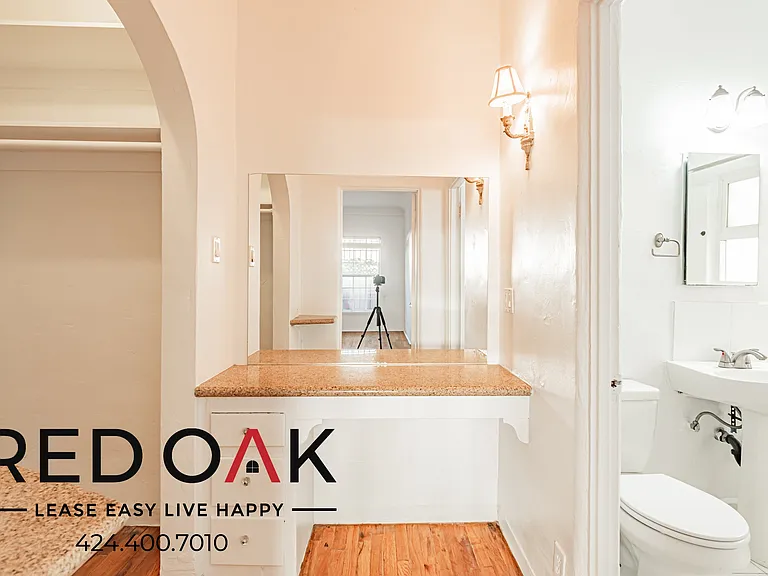 660 S Cochran Ave #108 — Photo 15